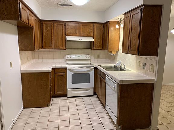 5th image of 8318 Garrett Dr