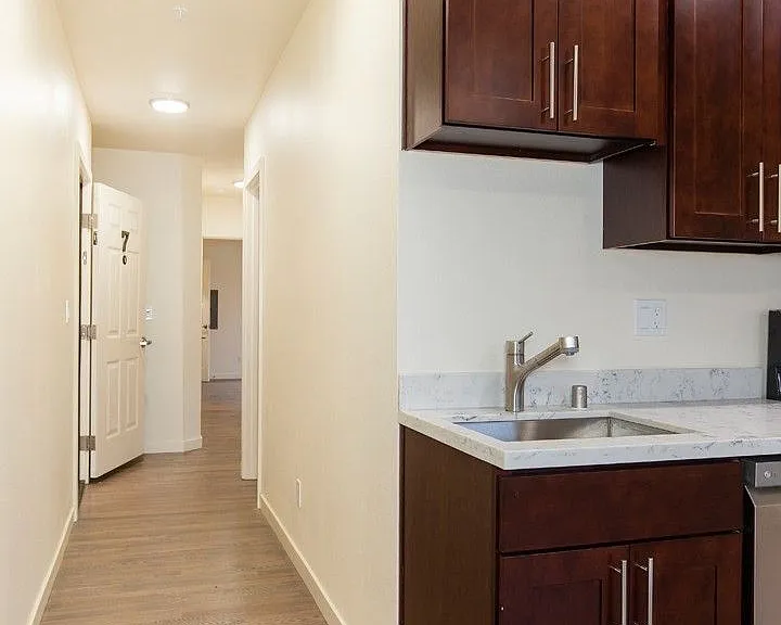48th Street Apartments — Photo 29