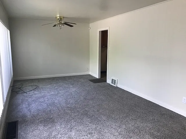 3 bed, 1932 sqft, $2,099 — Photo 2