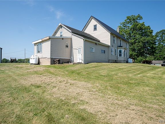 5th image of 9571 Bernd Rd