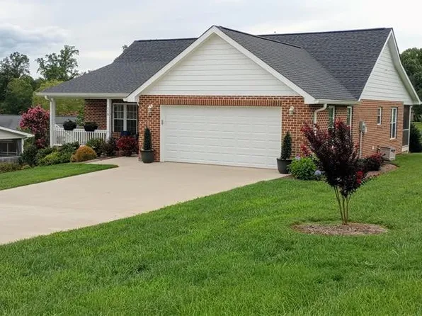 118 Augusta Dr, Spindale, NC 28160