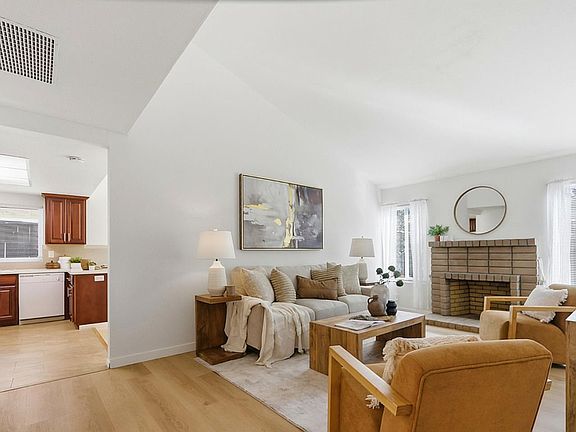 4th image of 1586 Redfield Ct