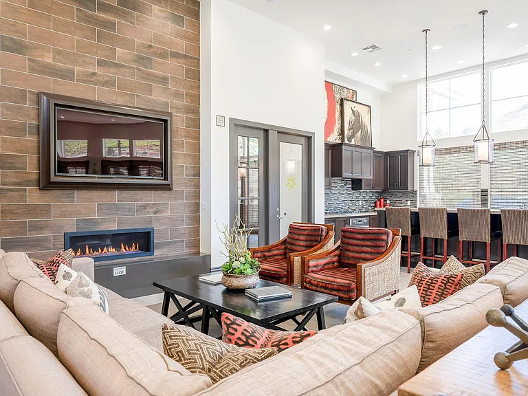 Sendero Gateway Apartment Homes — Photo 18