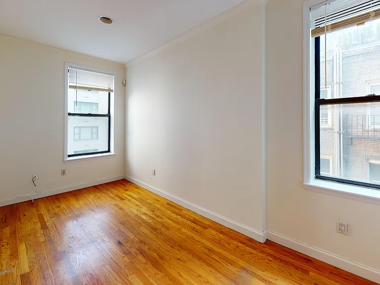 246 E 44th St #3 — Photo 16
