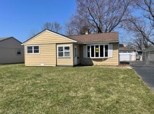 2315 Meadow Dr, Rolling Meadows, IL 60008