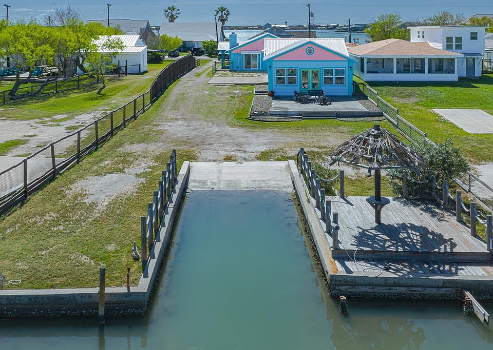 1st image of 462 Copano Ridge Rd