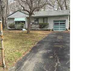 17 Knox Dr, New Windsor, NY 12553
