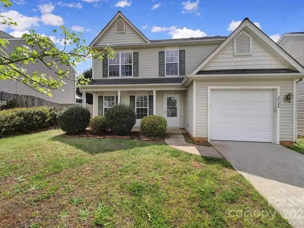 2724 Mulberry Pond Dr, Charlotte, NC 28208
