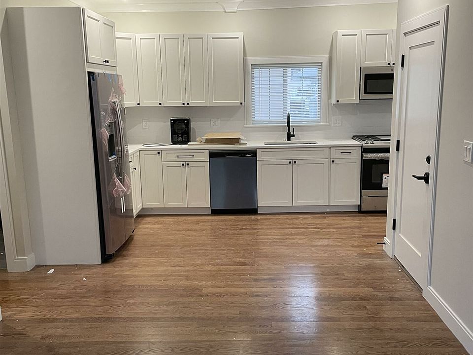 11 Falkland #2 Boston (Brighton) Shared Unit Photo 2