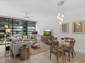 7120 E Kierland Blvd, Scottsdale, AZ