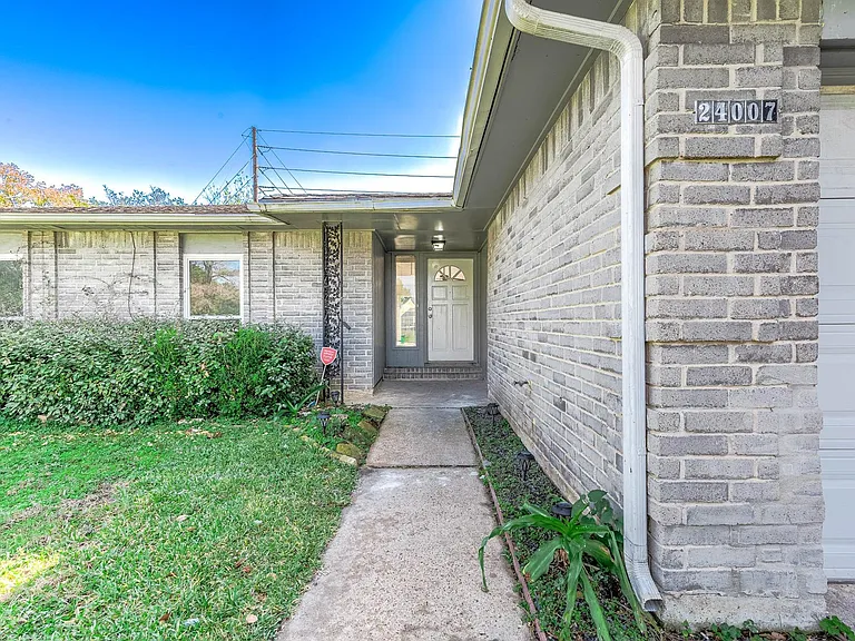 24007 Pepperrell Place St — Photo 4