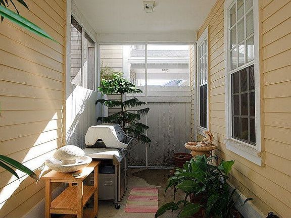 Screened in Patio