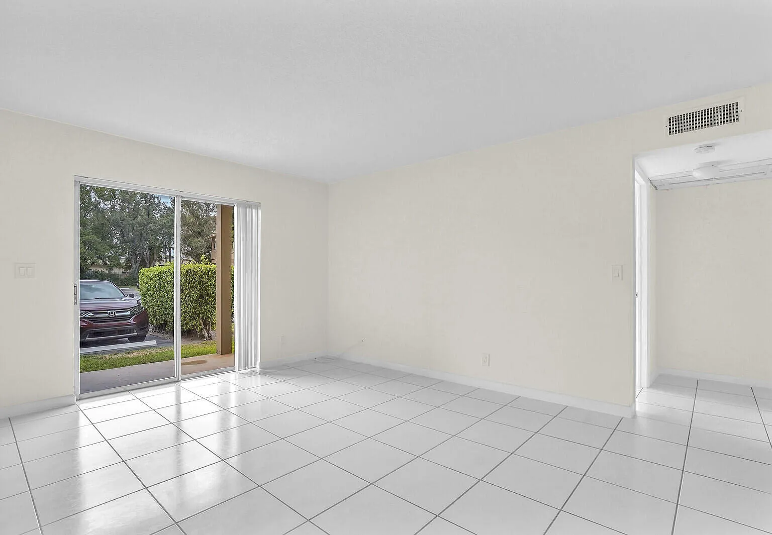 1 bed, 1.0 bath, 559 sqft, $1,800 — Photo 3