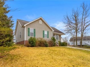 1911 Cedar Ridge Dr, Burlington, NC 27217