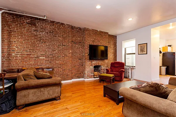 Rented by Town Residential | media 28