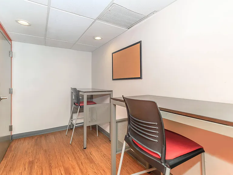 Sheridan Park Apartments — Photo 10
