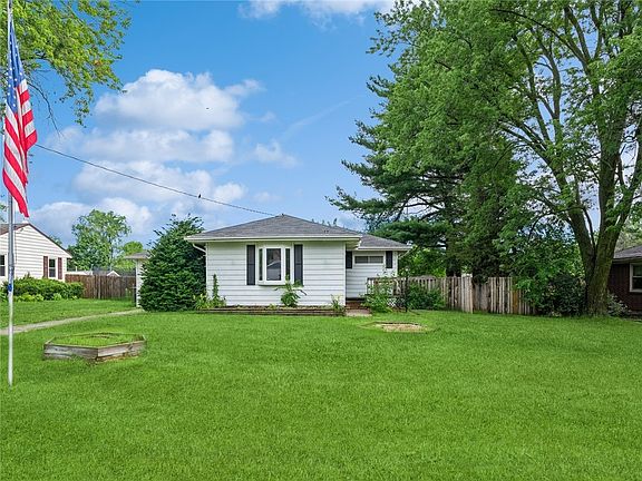3rd image of 1219 Elder Ln