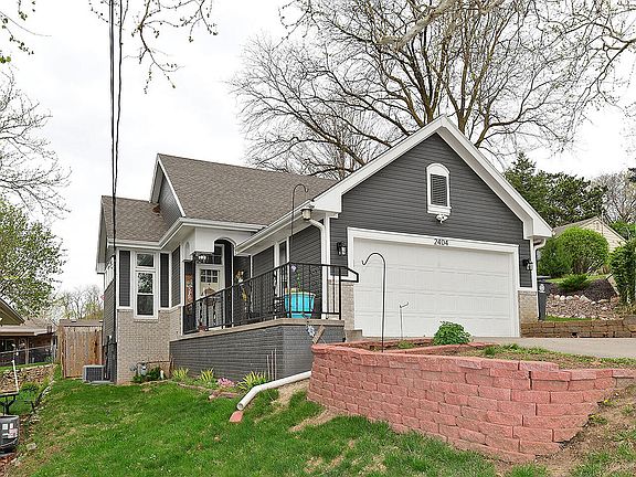 3rd image of 2404 Lockwood Pl