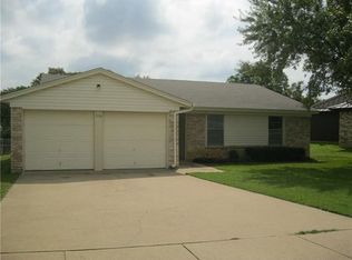 516 Trail Lake Dr, Crowley, TX 76036