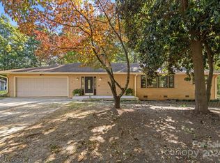 3020 Puetts Chapel Rd, Dallas, NC 28034