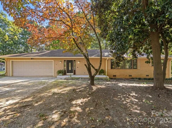 3020 Puetts Chapel Rd, Dallas, NC 28034