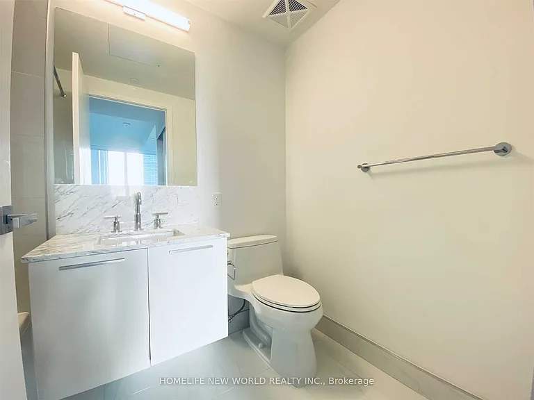 3 Gloucester St #913 — Photo 8