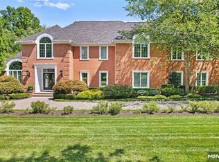 309 Waterview Dr, Franklin Lakes, NJ 07417