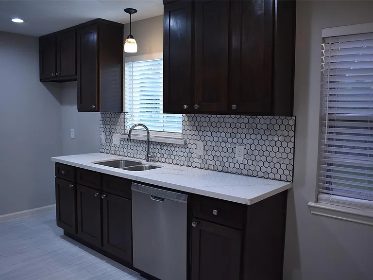 3110 Springhill Dr — Photo 16
