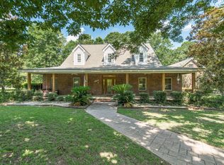 33 Pinedale Dr, Collins, MS 39428