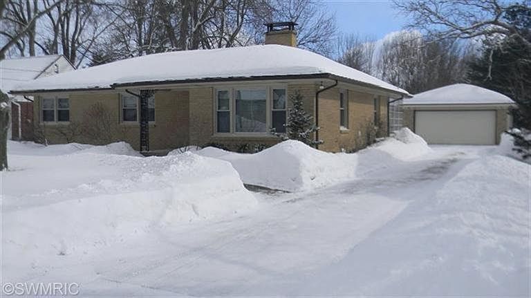 1st image of 902 Fairfield Ave NW