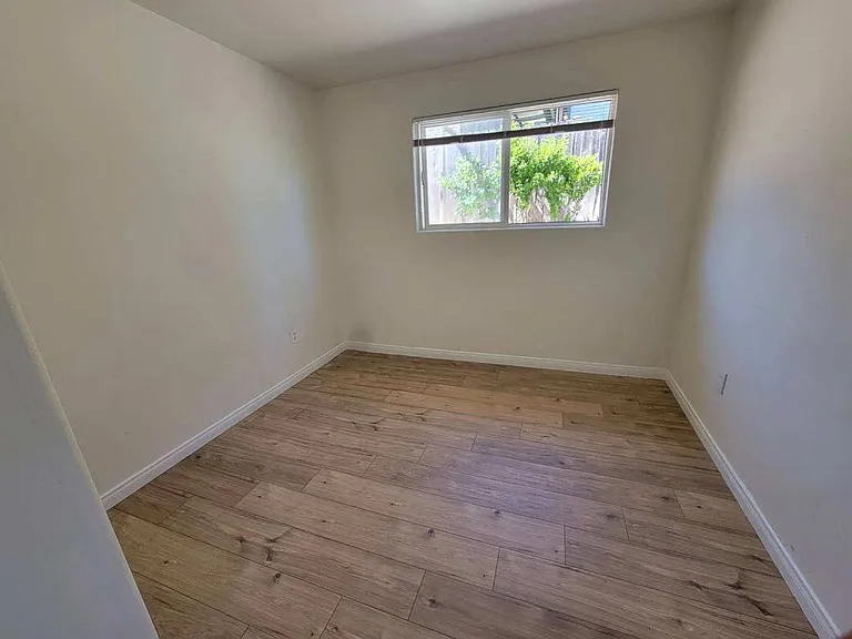 210 Goetting Way — Photo 12