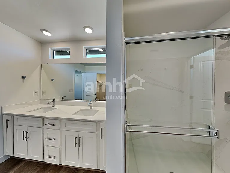 6217 W Calle Bilboa — Photo 11