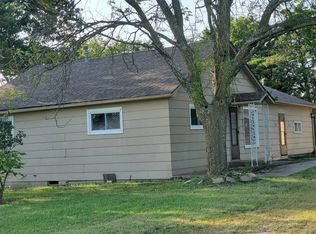 25077 Queens Rd, Parsons, KS 67357