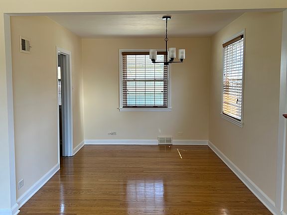5th image of 2423 S 5th Ave