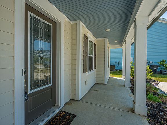 3rd image of 412 Oak View Way