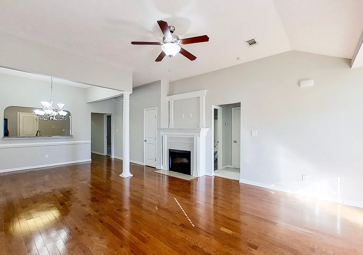 Beautiful Low Maintenance Executive Town Home Close to Gate 2 Fort Gordon — Photo 3