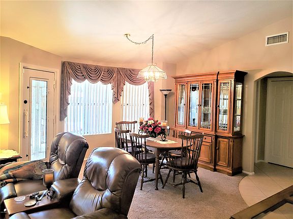 5th image of 8011 E Lakeview Ave
