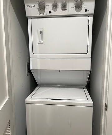 4th image of 5139 N Broadway St #207