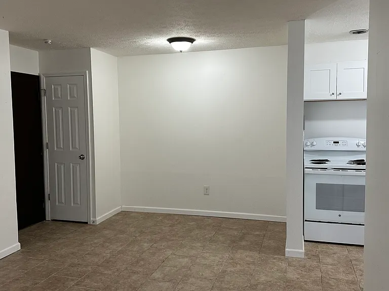 1303 Cove Ave #105 — Photo 11
