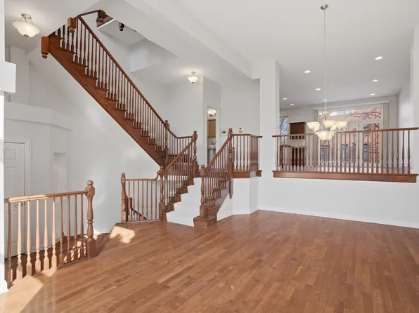 1891 Admiral Ct Unit 79, Glenview, IL 60026