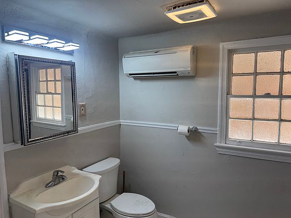 5th image of 614 Esplanade Ave APT C