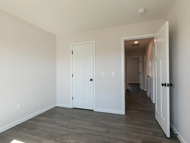 800 E Crew Dr — Photo 19