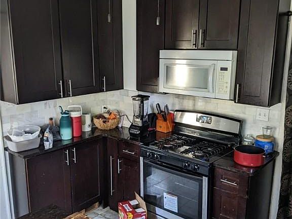 2nd image of 11008 Wallingford Ave