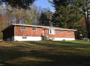 1296 Mountain View Dr, Dallas, PA 18612