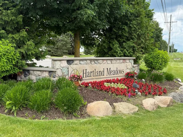 1978 Santa Fe Trl, Hartland, MI 48353