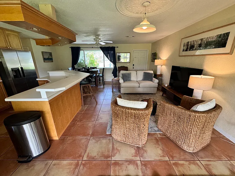 50 Oak Tree Dr — Photo 3