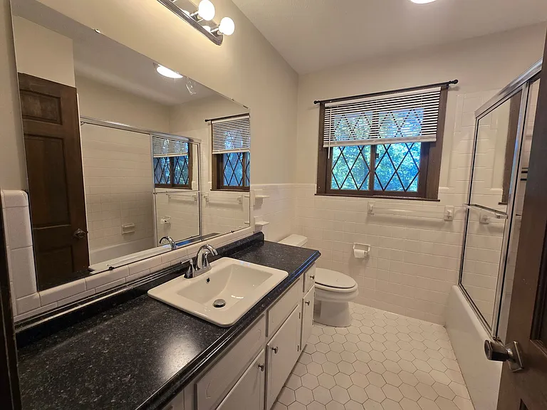 1194 Ingram Dr — Photo 13