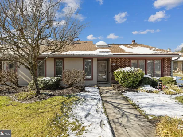227 Uxbridge #227, Cherry Hill, NJ 08034