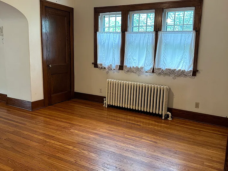 837 Forest Ave — Photo 8