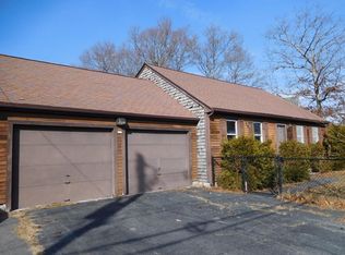 221 Pratt St, Taunton, MA 02780